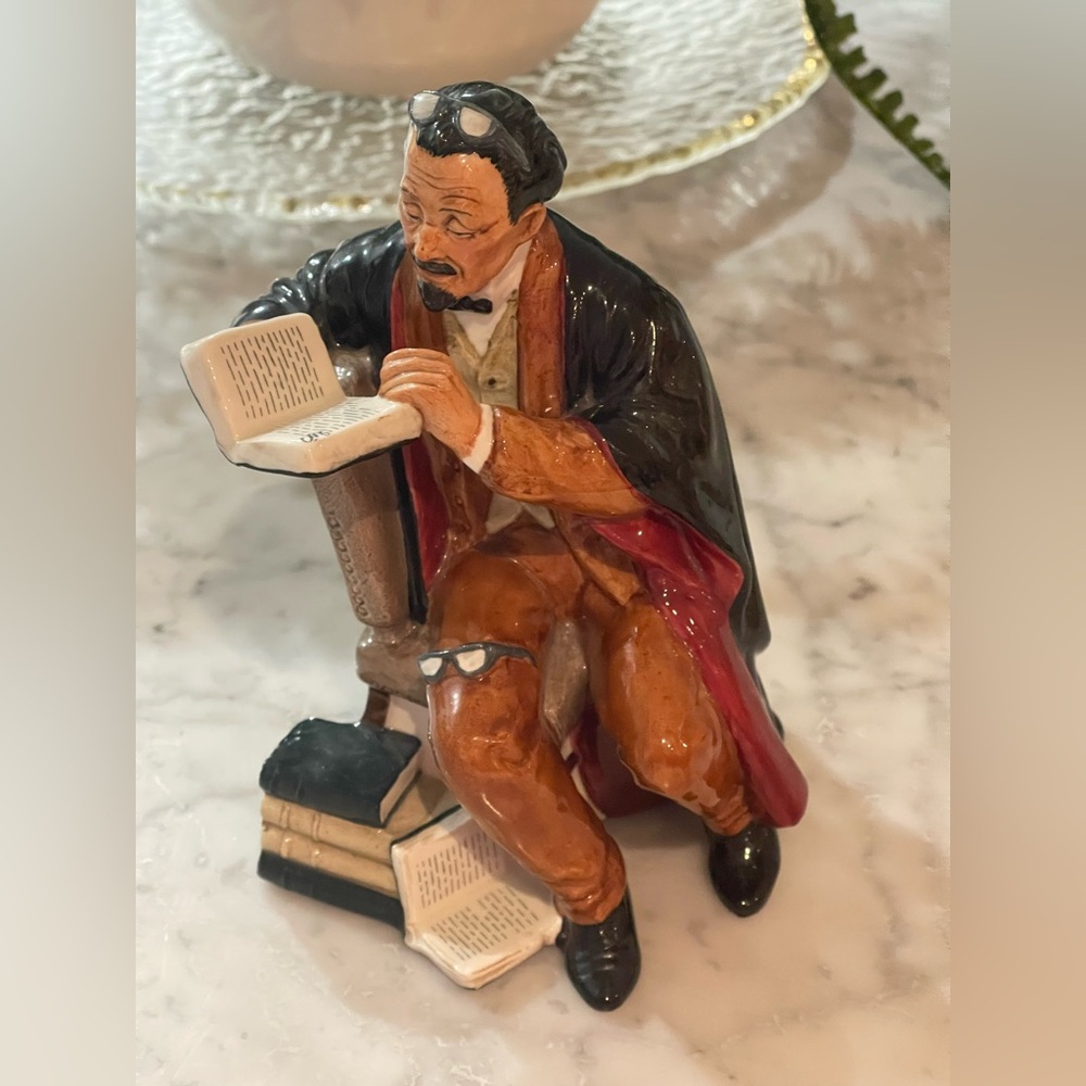 Royal Doulton The Professor Figurine.HN 2281 1964 Mint Condition